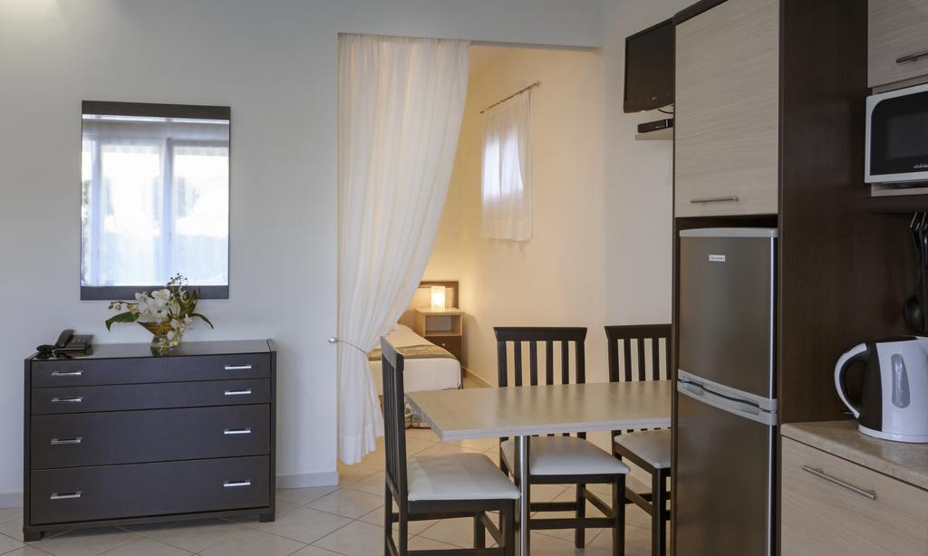 Yolanda Studios Paralia Agias Foteinis 객실 사진